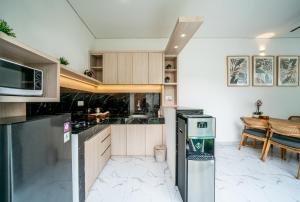 Dapur atau dapur kecil di Dikubu Bali Villa