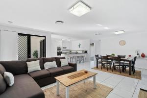 Χώρος καθιστικού στο Hill Street Hideaway