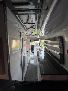 Foto Reykjavikis asuva majutusasutuse Custom made Mercedes sprinter RV galeriist