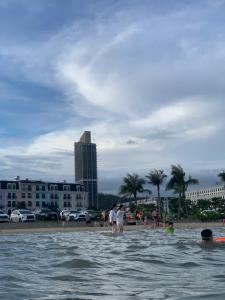 Επισκέπτες που μένουν στο Home Stay ICON40 Hạ Long +2 φωτογραφίες