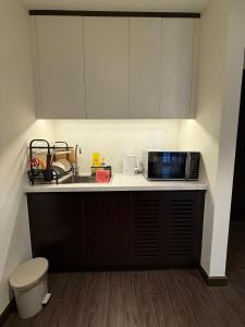 Η κουζίνα ή μικρή κουζίνα στο Home Stay ICON40 Hạ Long