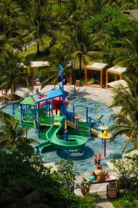 Bazén v ubytování Mövenpick Resort Cam Ranh nebo v jeho okolí