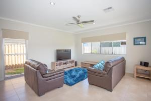 Gallery image of Petrie Beach Holiday Home in Mackay