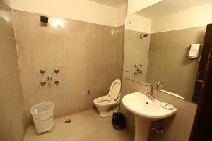 Koupelna v ubytování Hotel Kohinoor Palace, Ludhiana