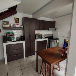 Η κουζίνα ή μικρή κουζίνα στο Casa Verano San Pedro +16 φωτογραφίες