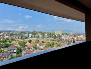 Nespecifikovaný výhled na destinaci Bandung nebo výhled na město při pohledu z hotelu