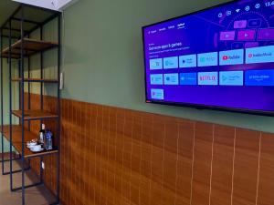 TV a/nebo společenská místnost v ubytování Kayuna Resort