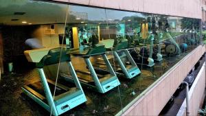 Trivium Terrace Apartment Lippo Cikarang EJIP -Min Stay 3 Nights-的健身中心和/或健身设施