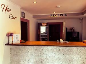 Fuajee või vastuvõtt majutusasutuses Hotel ELMA