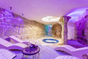 Bazén v ubytování Is Perdas Rural Retreat & Spa nebo v jeho okolí