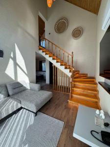 Χώρος καθιστικού στο Newrose hotels