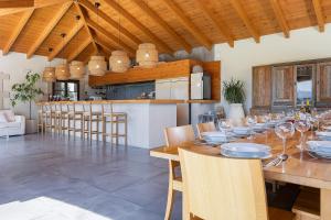 Kuchyň nebo kuchyňský kout v ubytování Paralia Beachfront Residence