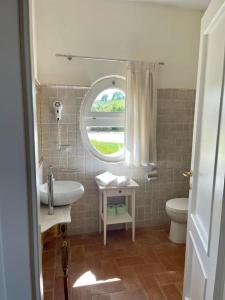 Un baño de La Dimora di Bacco