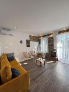 普洛马里翁Olive Stonehouse的相册照片