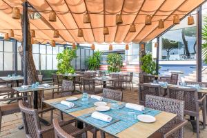 Restaurace v ubytování Hotel Planamar by Escampa Hotels