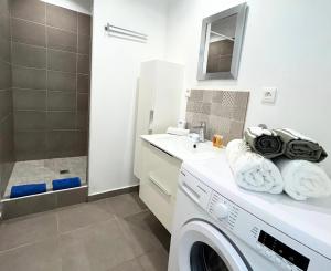 Ένα μπάνιο στο Charming apartment with view - 2 bedrooms