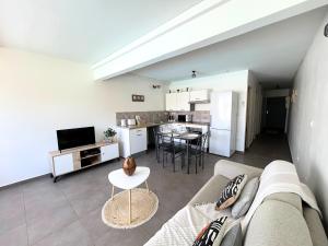 Η κουζίνα ή μικρή κουζίνα στο Charming apartment with view - 2 bedrooms