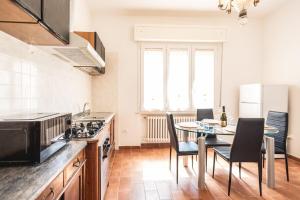 Køkken eller tekøkken på Vintage Sea Apartment