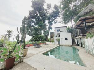 Piscina de la sau aproape de Soul Rebel Rio Luxury Loft & SPA w Epic View, Sun Terrace and Jacuzzi