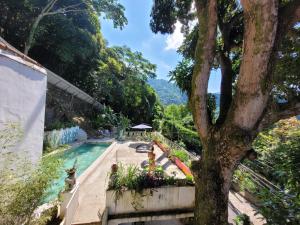 O grădină în afara Soul Rebel Rio Luxury Loft & SPA w Epic View, Sun Terrace and Jacuzzi