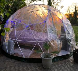 Κήπος έξω από το l'Arche Enchantée