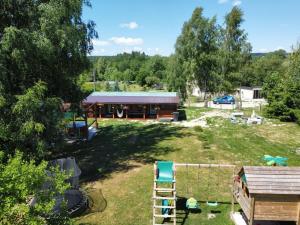 an aerial view of a yard with a barn at Na venkově in Hazlov