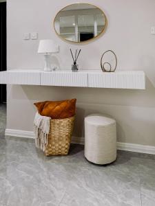 Φωτογραφία από το άλμπουμ του The Luxe Loft Apartments σε Γκαμπορόνε