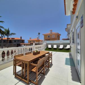 En balkon eller terrasse på Villa Arguineguín