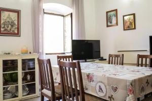 TV a/nebo společenská místnost v ubytování Apartman Pajo Gabela street