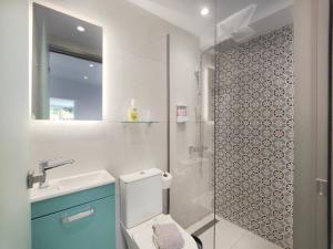 Phòng tắm tại Corfu Port Studios