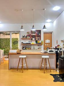 Η κουζίνα ή μικρή κουζίνα στο Uptown House