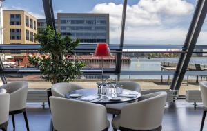 Ruang duduk di Copenhagen Island Hotel
