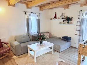 Galeriebild der Unterkunft Chata v Lesíku in Dolná Lehota