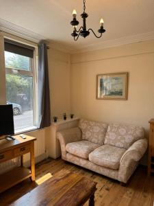 Χώρος καθιστικού στο Large Traditional, Sleeps 8, Central Hucknall