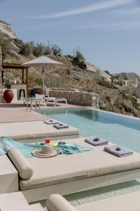 Imagen de la galería de Zatrikion Santorini Villas, en Pirgos