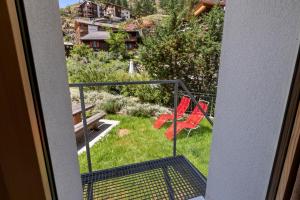 A garden outside Zermatt, 4 pers, 3 lits - Balcon avec vue et petit jardin