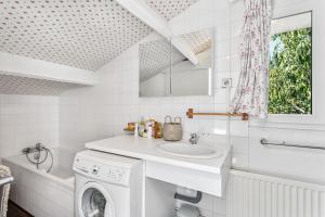 Villa sur Le Mont St Clair Seteにあるバスルーム