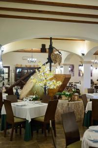 Ein Restaurant oder anderes Speiselokal in der Unterkunft Hotel Tossal d'Altea 