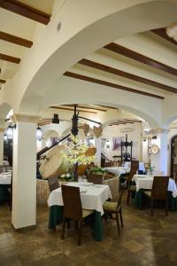 Ein Restaurant oder anderes Speiselokal in der Unterkunft Hotel Tossal d'Altea 