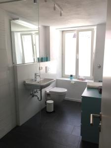 Un baño de Die Kleine Feine Ferienwohnung
