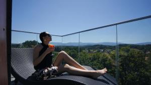 Afbeelding uit fotogalerij van noc house - panorama, basen, ogród, prywatność in Jelenia Góra