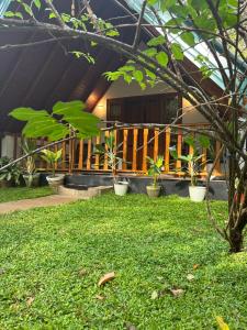 Garður fyrir utan Manju Homestay
