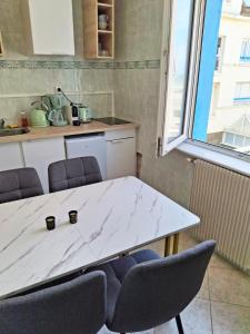 Fotografie z fotogalerie ubytování Cosy 50 M2 avec parking privé et vue mer LE PORTEL v destinaci Le Portel