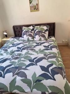 Postel nebo postele na pokoji v ubytování Cosy 50 M2 avec parking privé et vue mer LE PORTEL