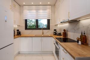 Gallery image of Anar Luxury Villas in Kalamaki