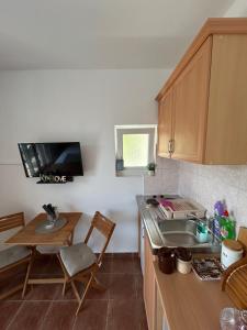 Galeriebild der Unterkunft Apartman Buljarica-Bačvice 2 in Kaluđerac + 29 Fotos