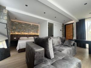 Ruang duduk di RUSTICO
