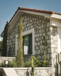 Το κτήριο όπου στεγάζεται  το ξενοδοχείο