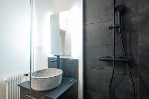 Ένα μπάνιο στο F2 moderne - 15 min Paris - Parking privé
