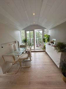 Gallery image of Bright and serene penthouse in Reykjavík
